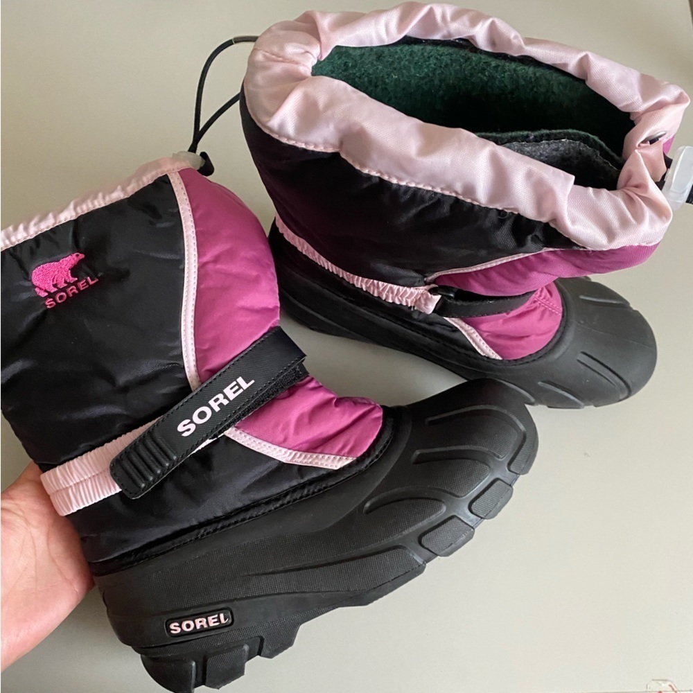 Sorel Pink and Gray Snow Boot women’s Size 6‎ insulated warm lined snow boot